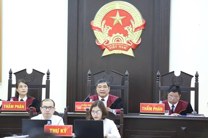 Cựu tướng Phan Văn Vĩnh vắng mặt tại phiên phúc thẩm vụ đánh bạc - ảnh 1