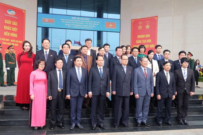 Phái đoàn triều tiên đến thăm Viettel - ảnh 1
