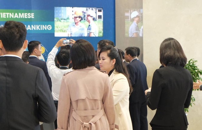 Nữ ca sỹ quyền lực triều tiên Hyon Song Wol - ảnh 4