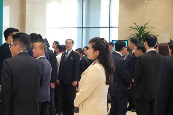 Nữ ca sỹ quyền lực triều tiên Hyon Song Wol - ảnh 5