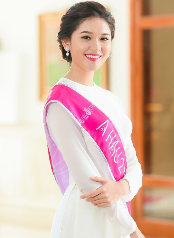 Á hậu Huỳnh Thị Thuỳ Dung: 'Mong sao thời khắc này kéo dài thêm nữa' - ảnh 1
