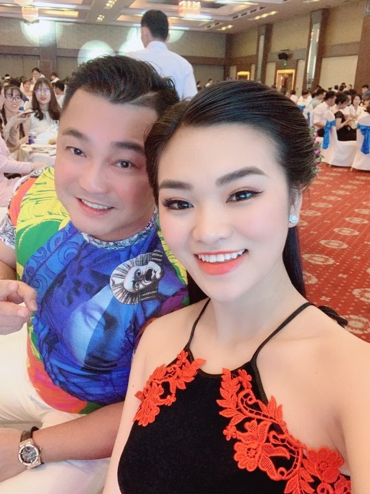 Nhan sắc 'không phải dạng vừa' của cô gái được cho là người yêu Lý Hùng - ảnh 1