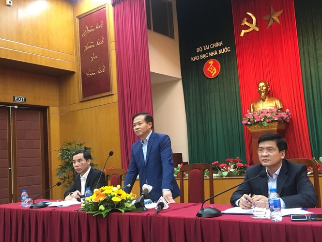 Kho bạc Nhà nước thu giữ 32 tờ tiền giả, trả lại 3,5 tỷ đồng khách nộp thừa - ảnh 1