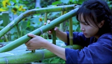Học youtuber triệu view, thầy giáo bỗng chốc nổi tiếng nhất mùa COVID-19 vừa qua! - ảnh 1