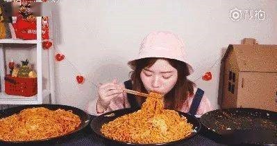 Chàng trai 30 tuổi đột tử chỉ vì thử thách ăn bát thịt kho tàu thật lớn - ảnh 2