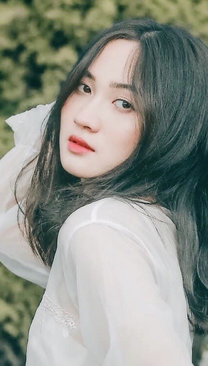 “Vì tuổi trẻ chẳng hai lần thắm lại...