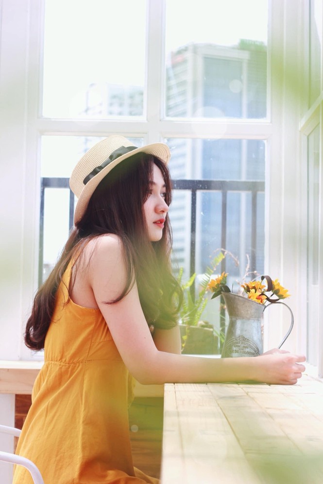 “Vì tuổi trẻ chẳng hai lần thắm lại...