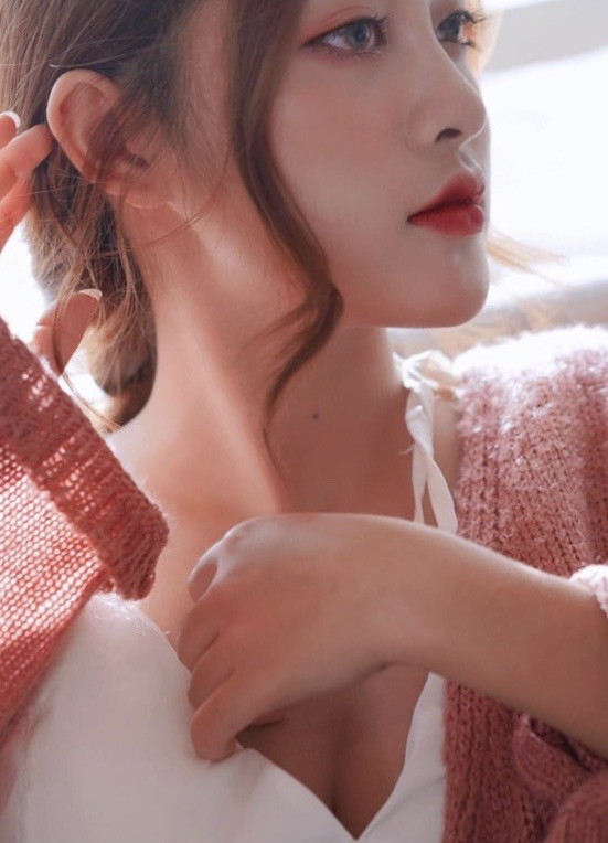 Vẻ đẹp lạnh lùng đầy cuốn hút của nữ sinh được mệnh danh “phù thủy make-up” - ảnh 4