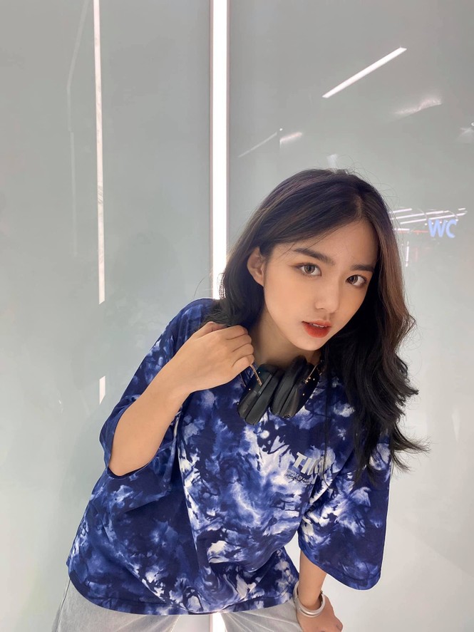 Hot girl Kinh tế Quốc dân bản lĩnh trước những cám dỗ khi nổi tiếng khá sớm - ảnh 13