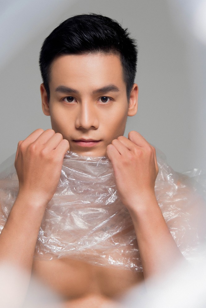 Nam vương Thế giới Cao Xuân Tài kêu gọi hạn chế sử dụng túi nilon qua bộ ảnh mới - ảnh 1
