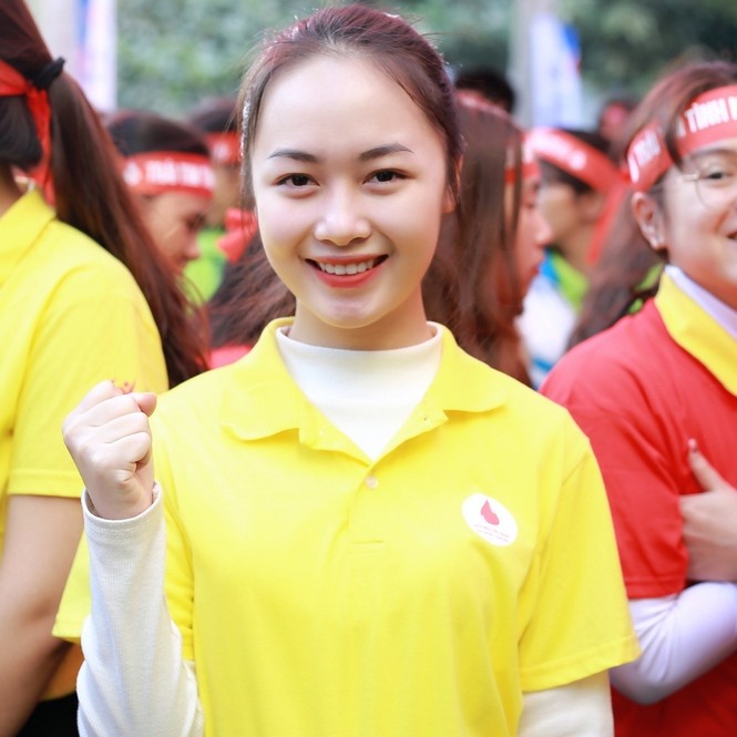 Hoa khôi tình nguyện luôn mong muốn lan tỏa tình thương - ảnh 1