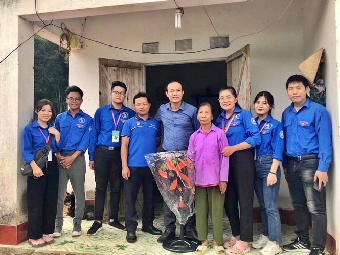 Mùa hè xanh tình nguyện của tuổi trẻ trường Đại học Thương Mại - ảnh 14