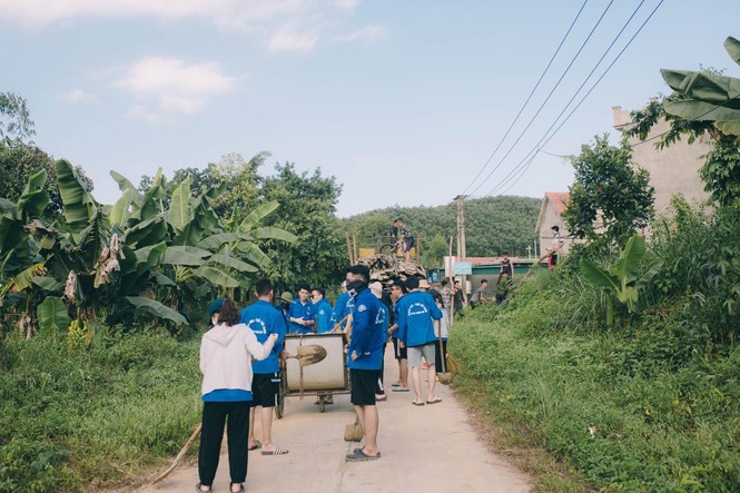 Mùa hè xanh tình nguyện của tuổi trẻ trường Đại học Thương Mại - ảnh 9