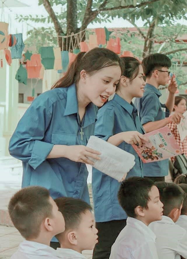 Hot Tiktoker Ngoại thương đa tài mê tình nguyện: Cháy bỏng ước mơ làm tiếp viên hàng không - ảnh 10
