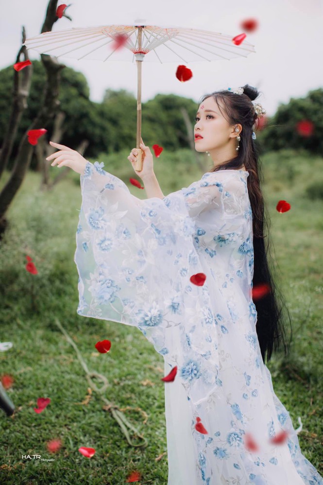 Hot Tiktoker Ngoại thương đa tài mê tình nguyện: Cháy bỏng ước mơ làm tiếp viên hàng không - ảnh 9