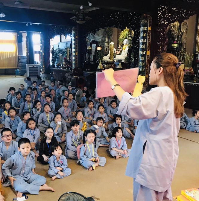 Nữ MC trường Báo: Sống để yêu thương - ảnh 11