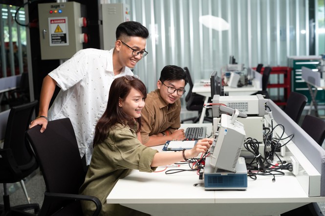 Giúp thế hệ Z đón đầu cơ hội việc làm trong nền kinh tế số - ảnh 1