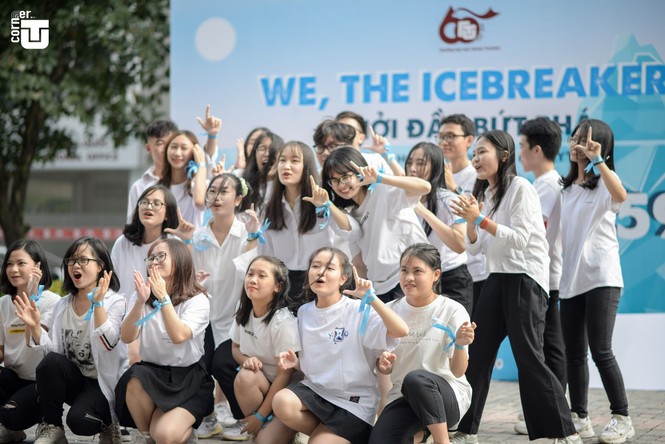 Thầy cô trường Đại học Ngoại thương “phá tan băng” cùng tân sinh viên - ảnh 17