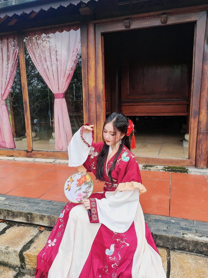 Bộ ảnh cổ trang của thiếu nữ 15 tuổi khiến dân tình điêu đứng - ảnh 7