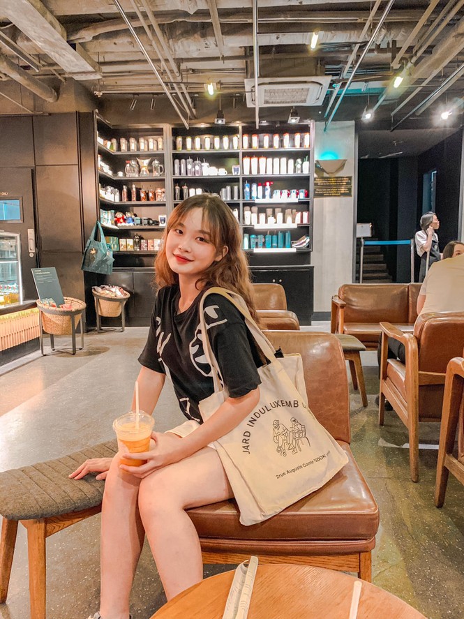 Vẻ đẹp chuẩn Hàn Quốc của nữ sinh trường ĐH Kinh doanh và Công nghệ Hà Nội - ảnh 6