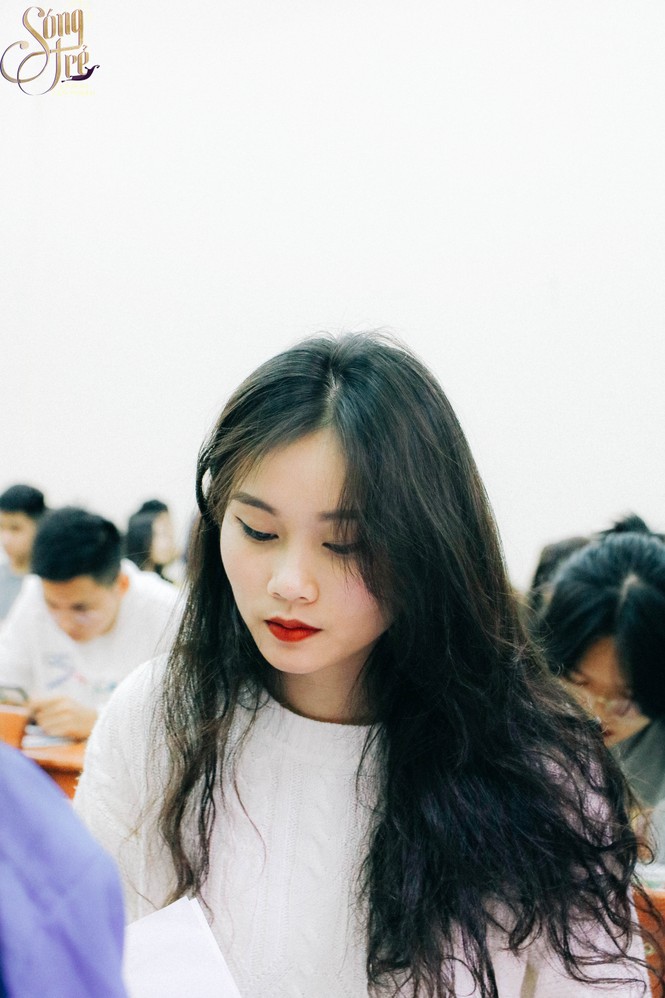 Ấn tượng dàn trai xinh gái đẹp trường Báo ngày nhập học - ảnh 10