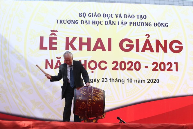 Trường Đại học Phương Đông đón gần 2000 tân sinh viên trong lễ Khai giảng năm học mới - ảnh 1