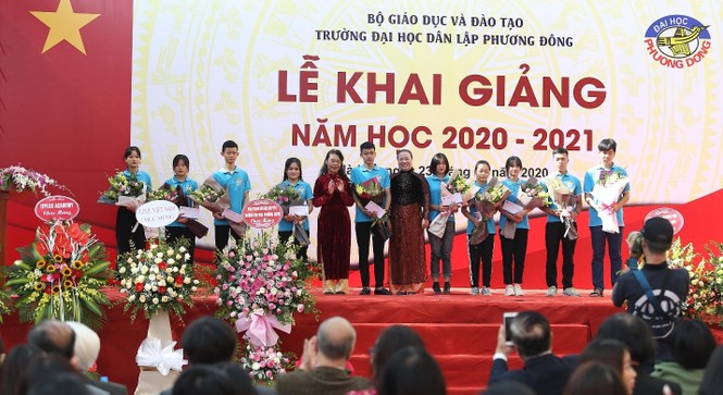 Trường Đại học Phương Đông đón gần 2000 tân sinh viên trong lễ Khai giảng năm học mới - ảnh 4