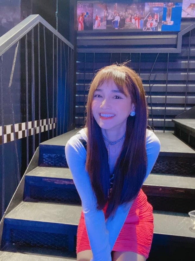 Chi Pu xuất hiện với phong cách sang chảnh; Thu Trang - Tiến Luật mặn nồng dù con đã lớn - ảnh 13