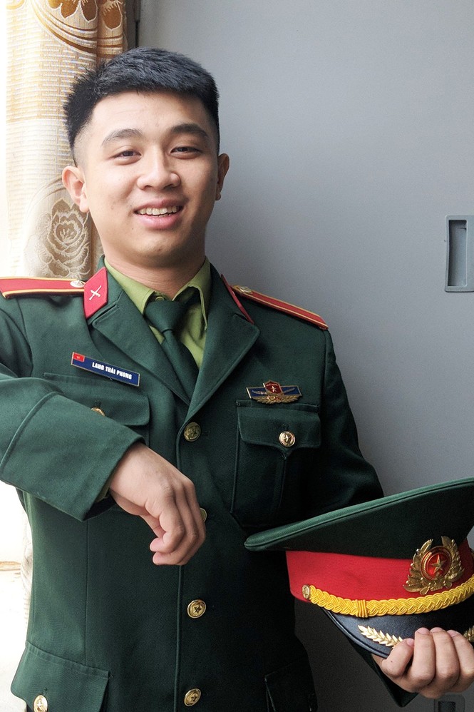 Đảng viên học sinh yêu màu xanh tình nguyện và màu xanh quân ngũ - ảnh 2