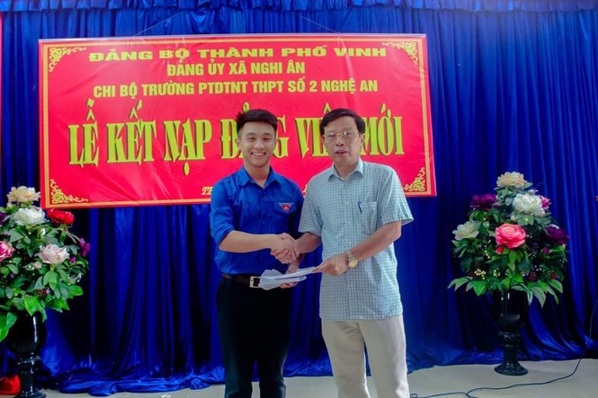 Đảng viên học sinh yêu màu xanh tình nguyện và màu xanh quân ngũ - ảnh 4