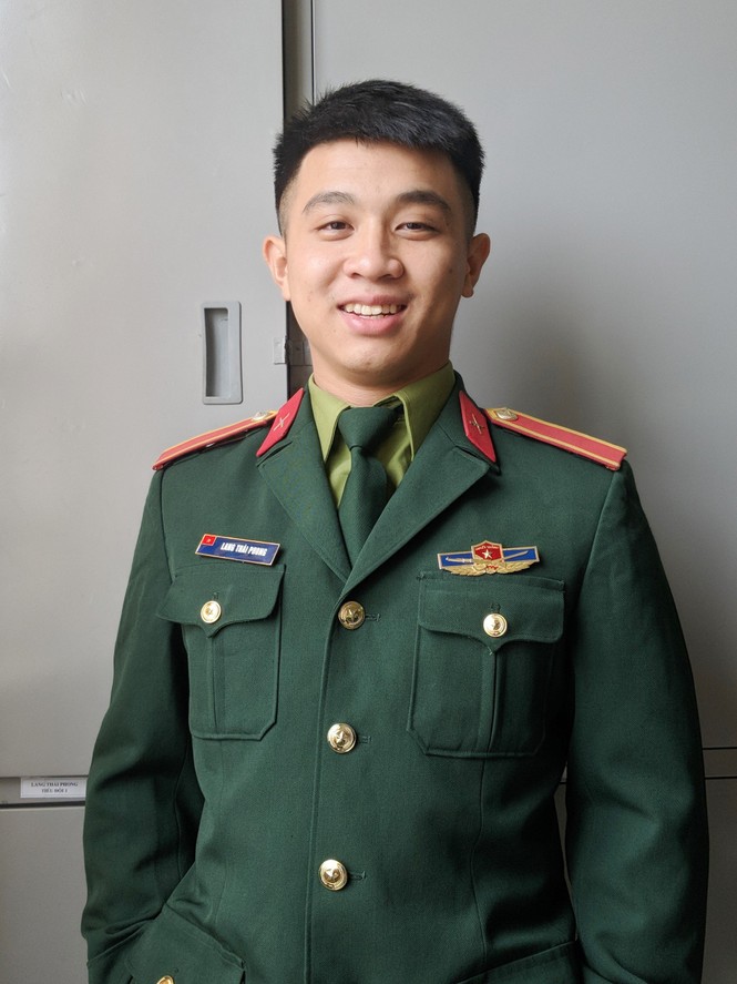 Đảng viên học sinh yêu màu xanh tình nguyện và màu xanh quân ngũ - ảnh 1