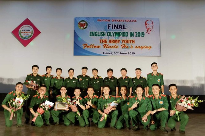 Đảng viên học sinh yêu màu xanh tình nguyện và màu xanh quân ngũ - ảnh 7