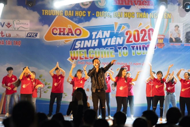 Chào tân sinh viên trường Y Dược Thái Nguyên: 50 suất học bổng 290 triệu đồng được trao - ảnh 8