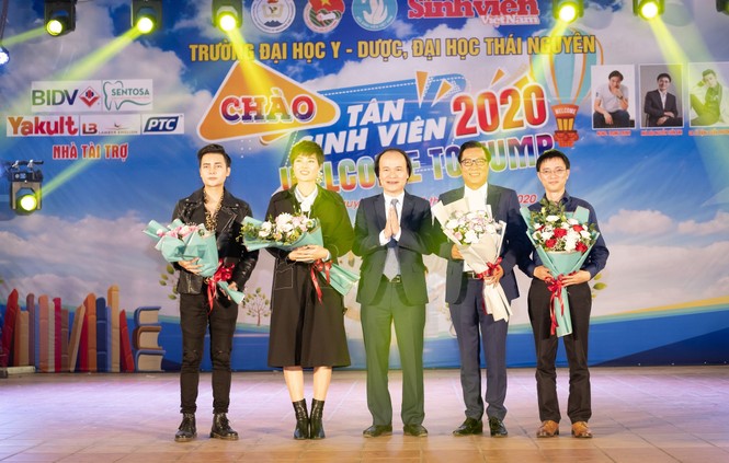 Chào tân sinh viên trường Y Dược Thái Nguyên: 50 suất học bổng 290 triệu đồng được trao - ảnh 3