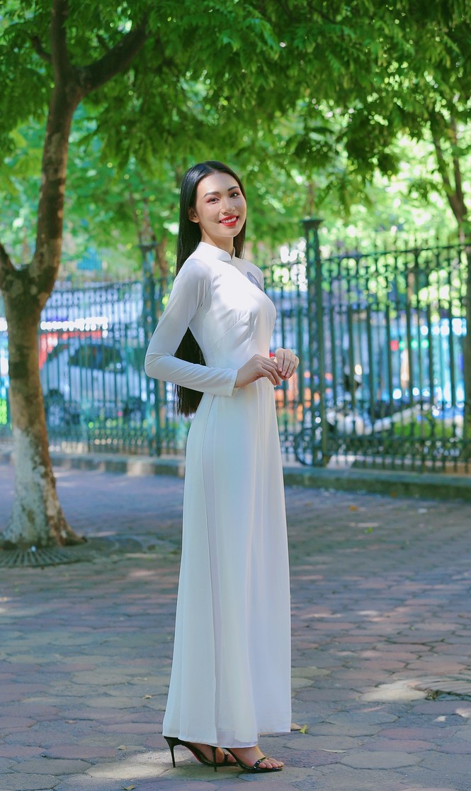 Hoa khôi Học viện Phụ nữ Việt Nam tinh khôi trong bộ ảnh áo dài - ảnh 9