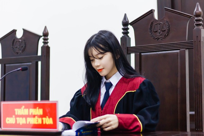 Nữ thẩm phán tương lai thu hút cả nghìn like chỉ bằng một bức ảnh - ảnh 6