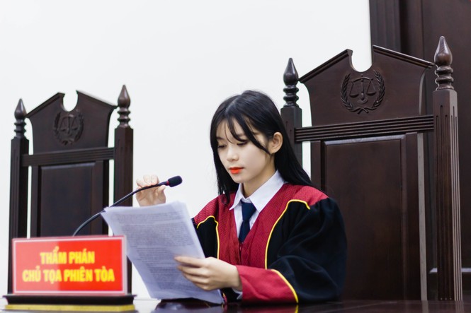 Nữ thẩm phán tương lai thu hút cả nghìn like chỉ bằng một bức ảnh - ảnh 4