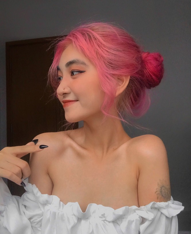 Nữ sinh thay đổi màu tóc mỗi tuần - ảnh 7