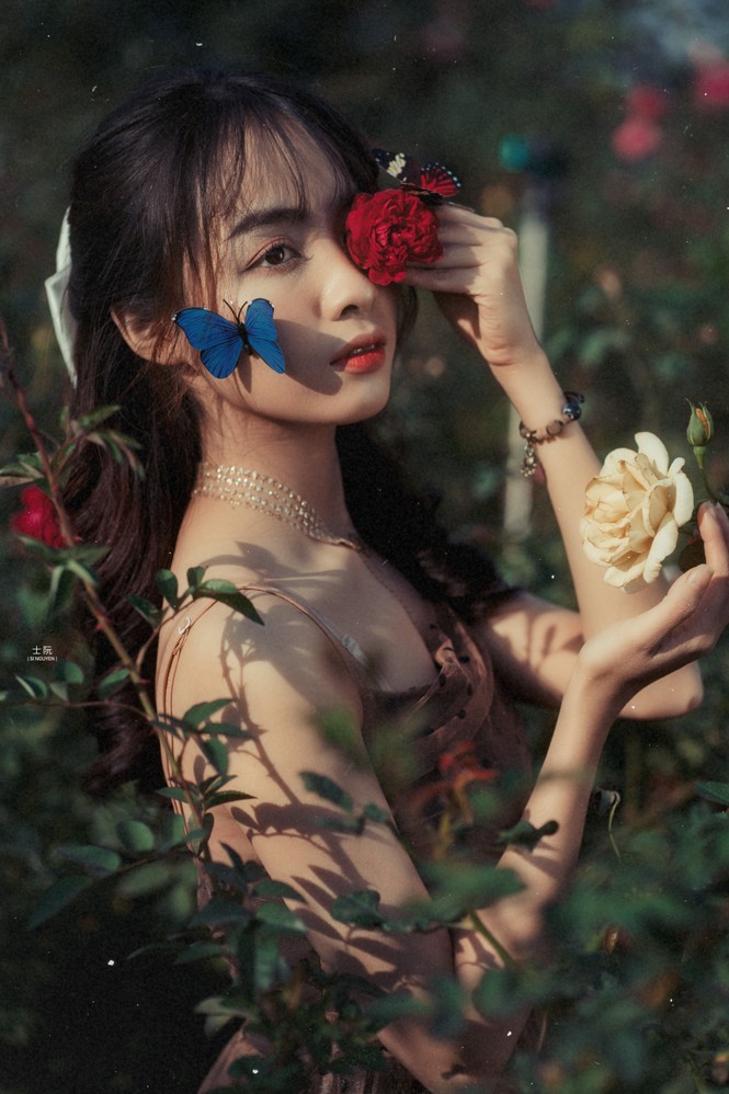 Nữ sinh Bách khoa hóa công chúa mơ màng giữa rừng hoa - ảnh 6