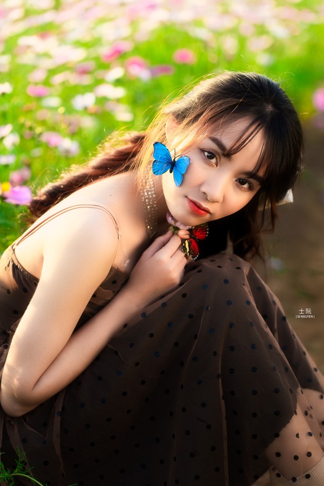 Nữ sinh Bách khoa hóa công chúa mơ màng giữa rừng hoa - ảnh 9