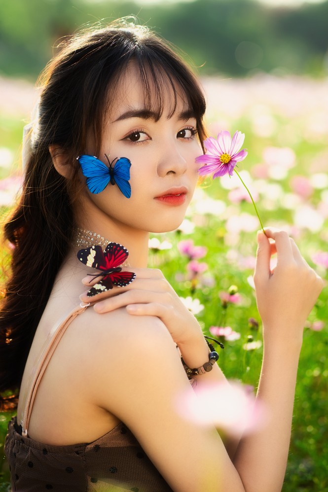 Nữ sinh Bách khoa hóa công chúa mơ màng giữa rừng hoa - ảnh 10