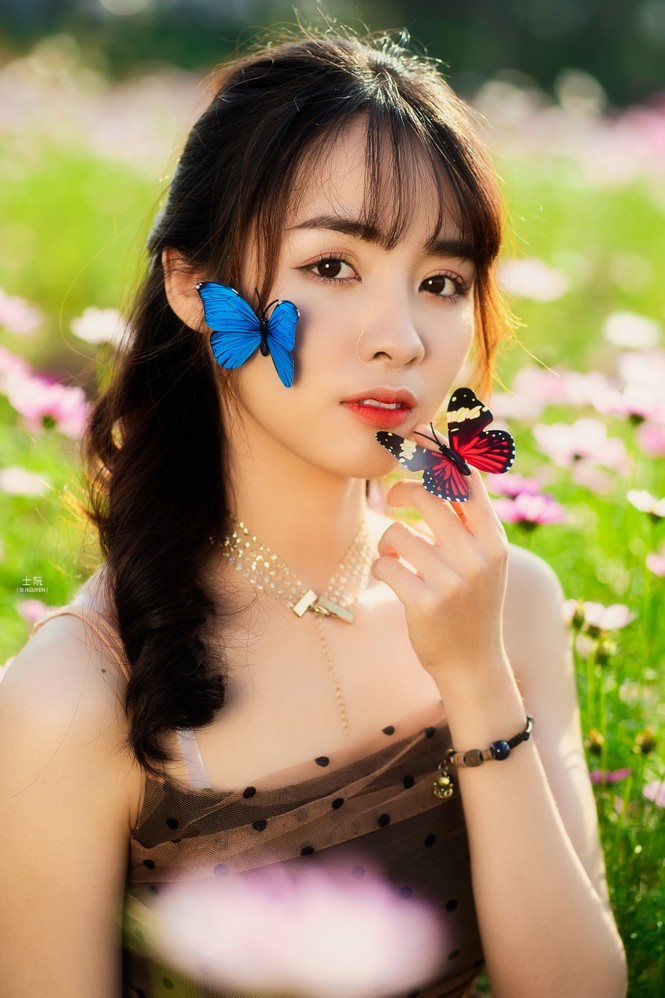 Nữ sinh Bách khoa hóa công chúa mơ màng giữa rừng hoa - ảnh 11