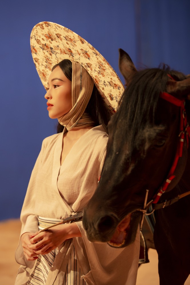 Nữ chính trong MV mới của Erik được netizen săn lùng bởi gương mặt đẹp tựa hoa đán - ảnh 4
