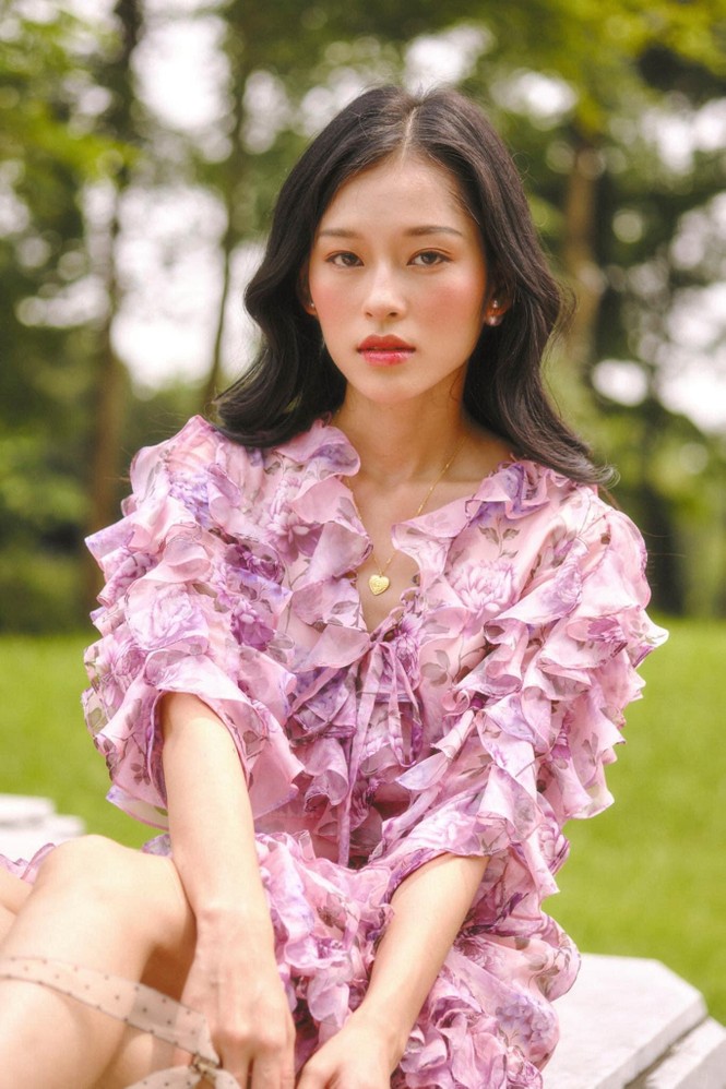 Nữ chính trong MV mới của Erik được netizen săn lùng bởi gương mặt đẹp tựa hoa đán - ảnh 13