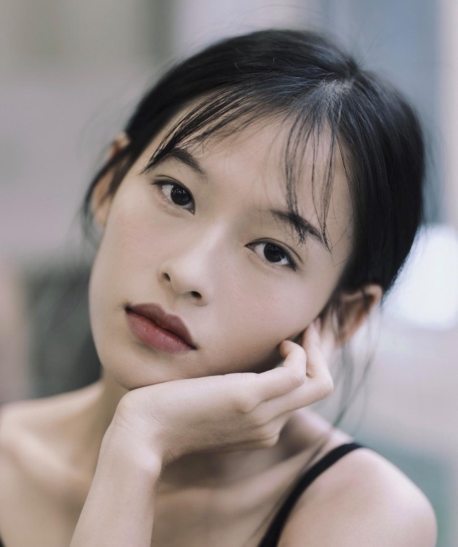 Nữ chính trong MV mới của Erik được netizen săn lùng bởi gương mặt đẹp tựa hoa đán - ảnh 17