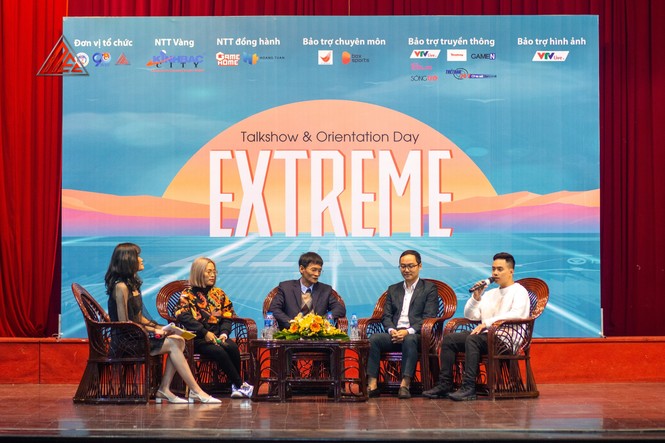 Loạt nhân vật nổi tiếng làng game tham gia talkshow về eSports tại ĐH Kinh tế Quốc dân - ảnh 2