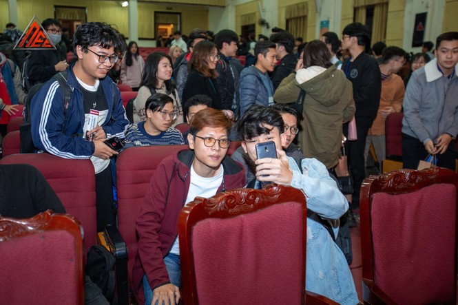 Loạt nhân vật nổi tiếng làng game tham gia talkshow về eSports tại ĐH Kinh tế Quốc dân - ảnh 3