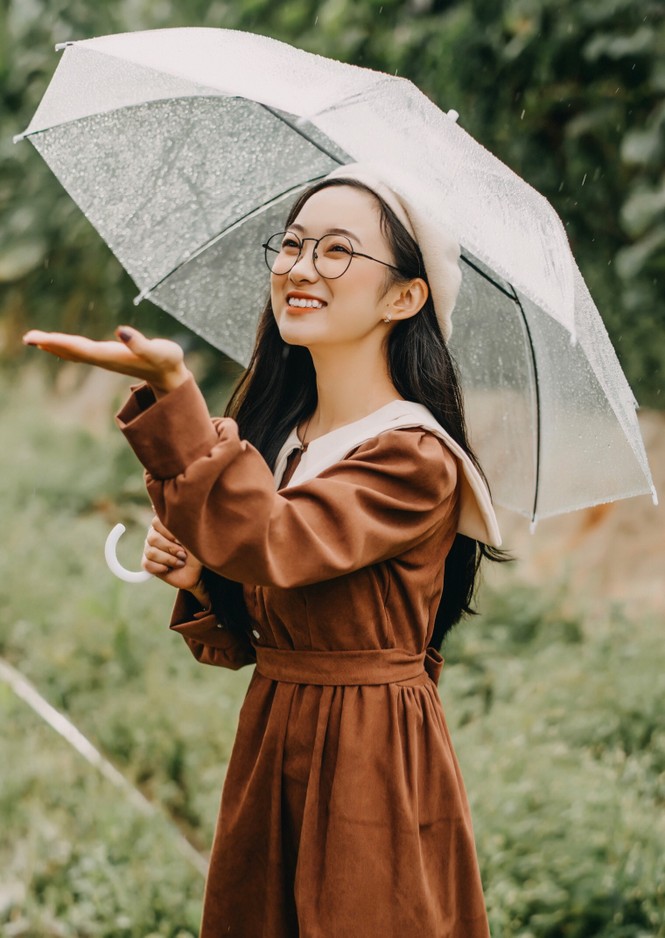 Cô giáo dạy Toán là mẫu ảnh kiêm photographer - ảnh 3