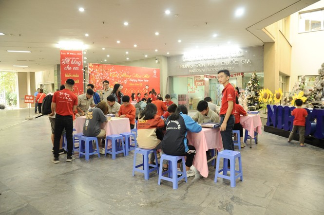 Ngày hội hiến máu “Tết Hồng Cho Em” 2021 - ảnh 10