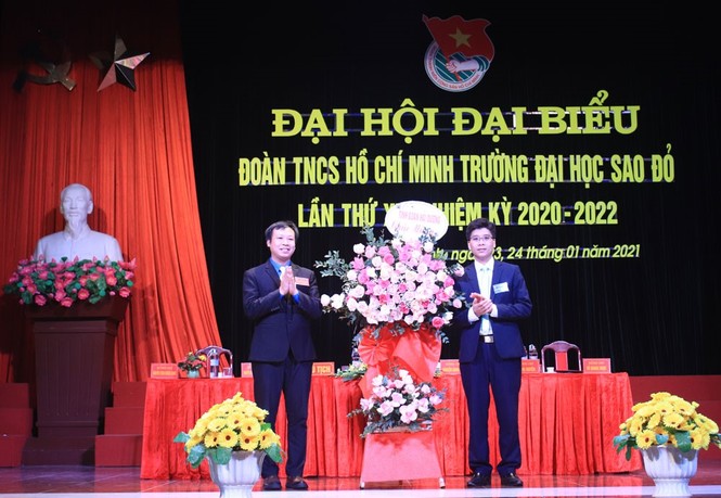 Lần đầu tiên Đại học Sao Đỏ có nữ Bí thư Đoàn trường - ảnh 1